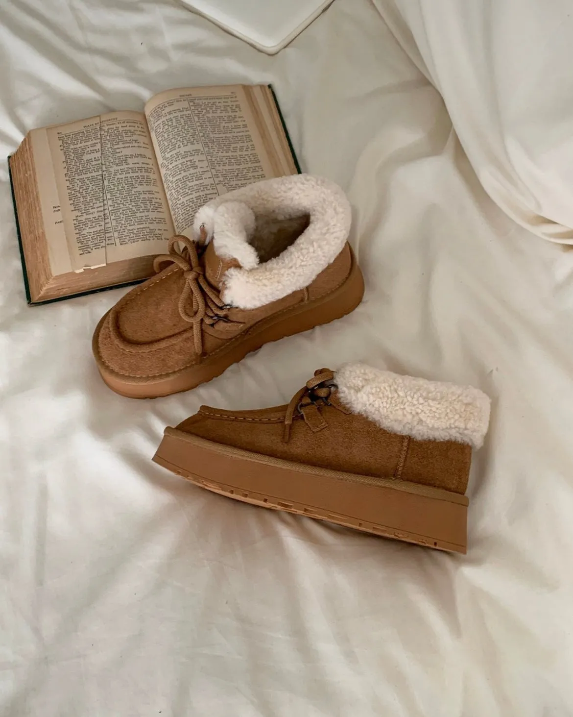 [ Pre-order ] Cowhide Wool Shearling Lined Mini Boots