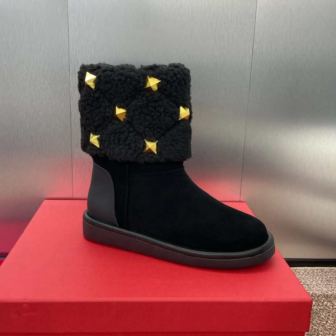 ANKLE STUDDED BOOTS IN BLACK SUEDE AND SHEARLING LINING