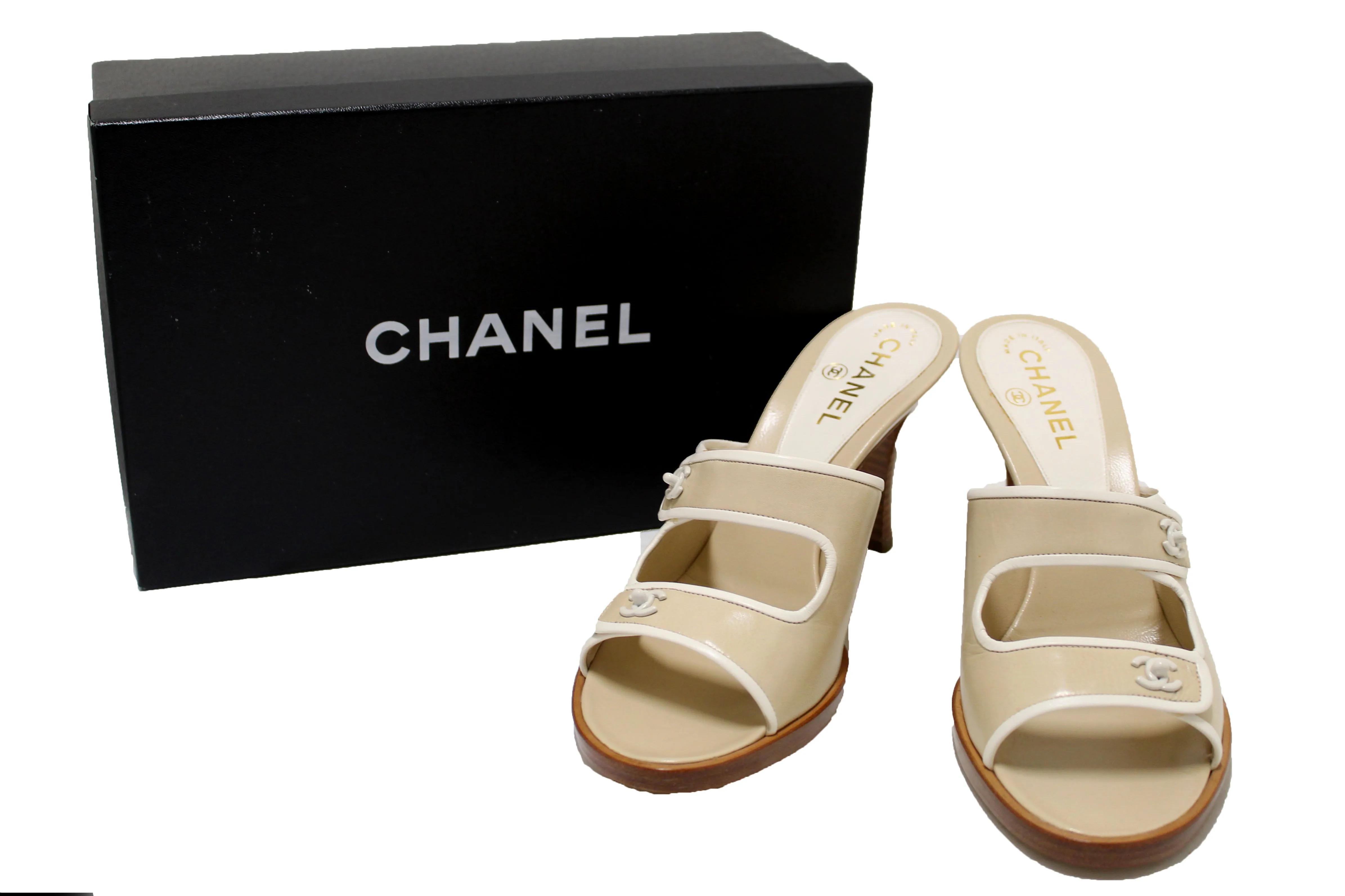 Authentic NEW Chanel Chanel Beige Leather Turnlock CC Logo Mule Strap Slide Heel Sandal 40