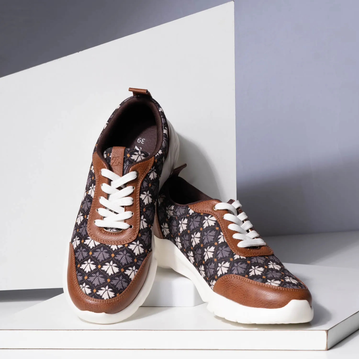 Deccan Bidri Casual Sneaker