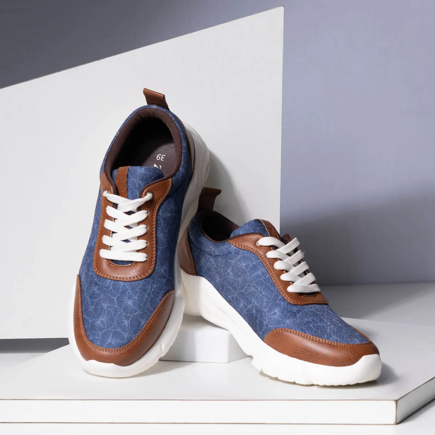 Kochi Marine Office  Sneaker