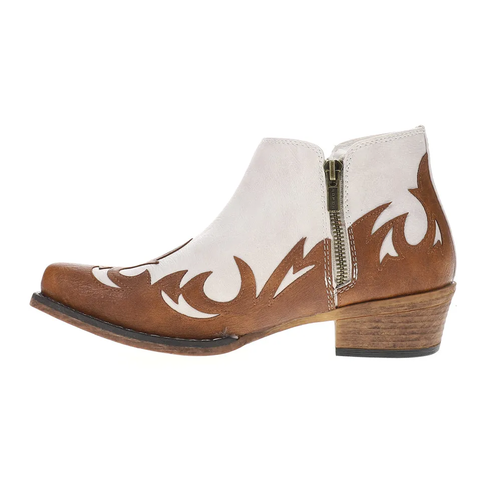 Lorene Tooled Inlay Snip Toe Cowboy Booties