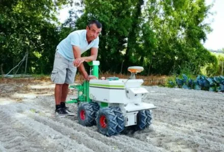 Naio Technologies Oz Autonomous Farming Assistant | 100% Electric | RTK GPS Navigation | Up to 1000m²/hour