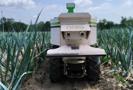 Naio Technologies Oz Autonomous Farming Assistant | 100% Electric | RTK GPS Navigation | Up to 1000m²/hour