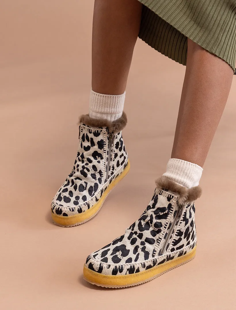 Setsu Crochet Ankle Boot Black White Leopard