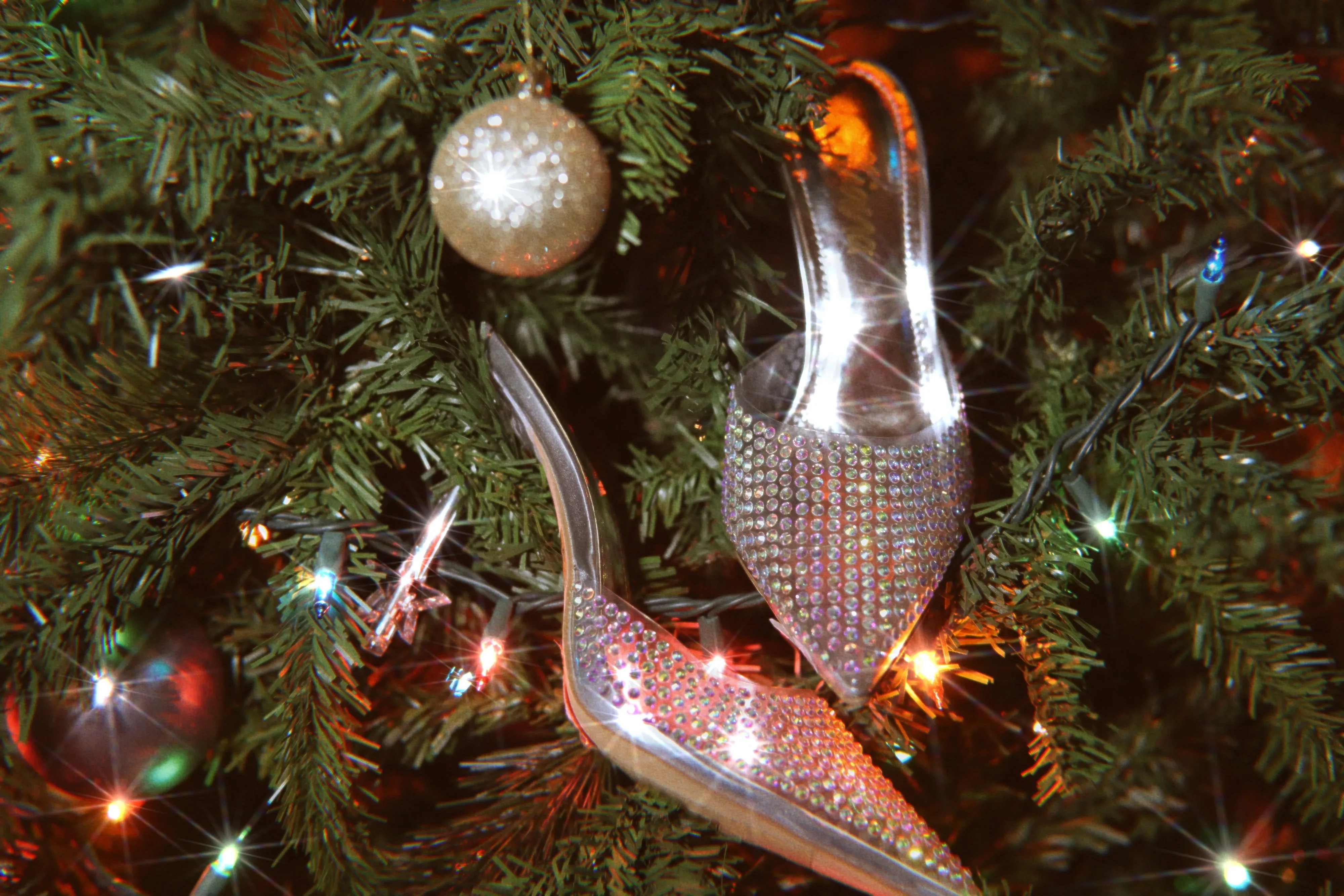 STARDOM-1 POINTED ALL RHINESTONE MULE W/ STAR STILETTO HEEL -SILVER