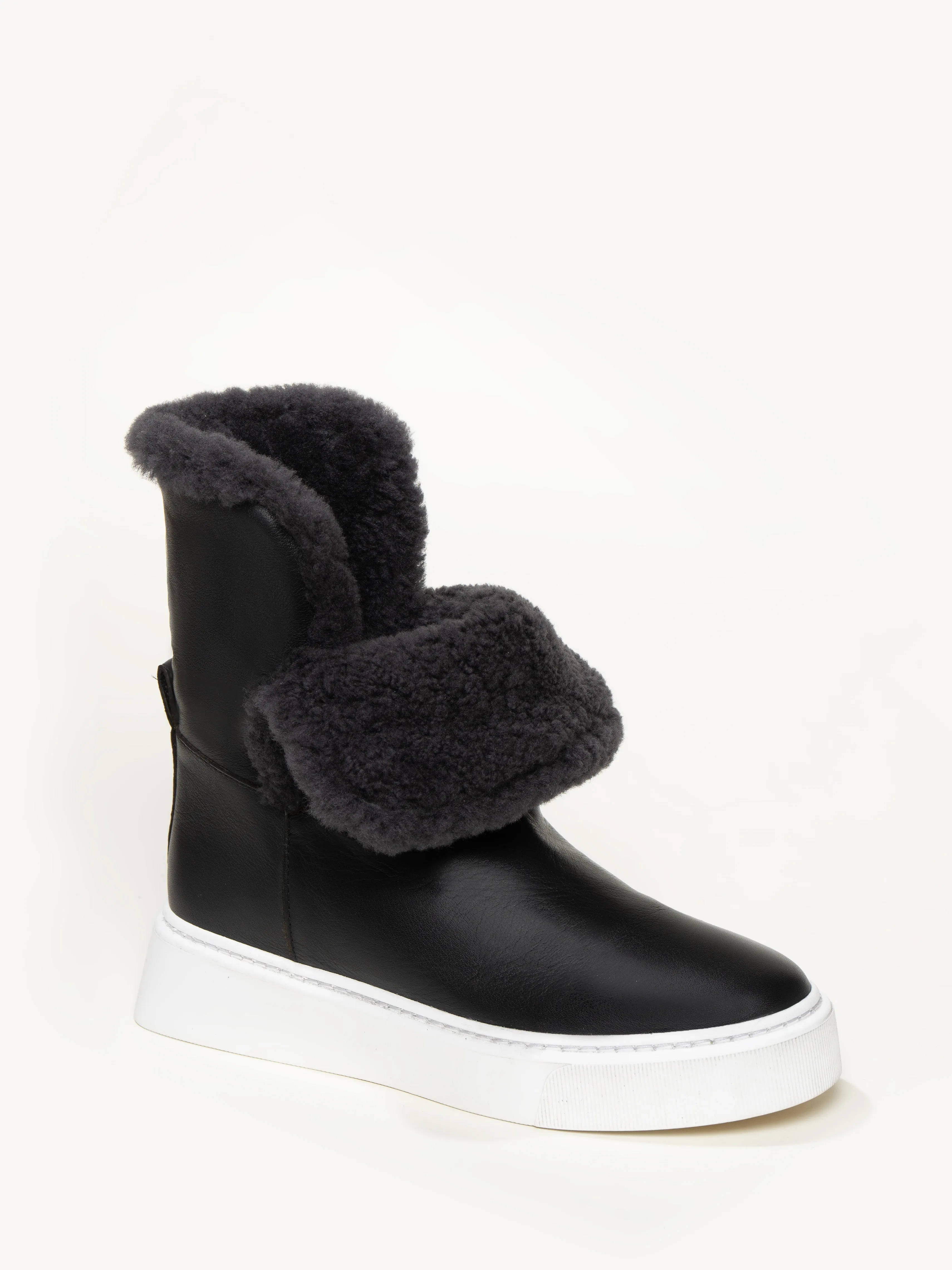 The Fredda Shearling (Sample Sale)